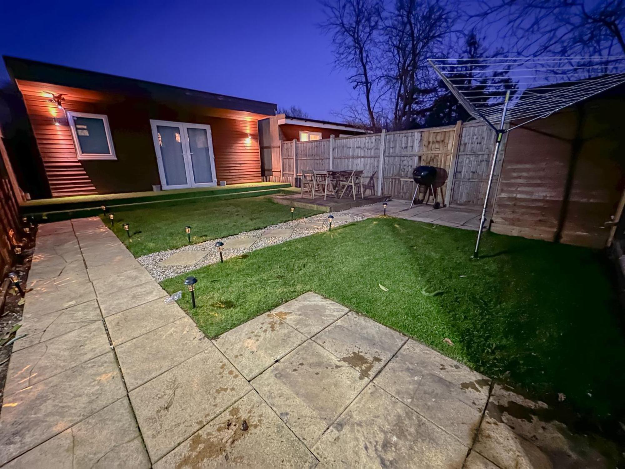 Stunning Studio Garden House - Free Wifi & Parking Hendon Exterior foto